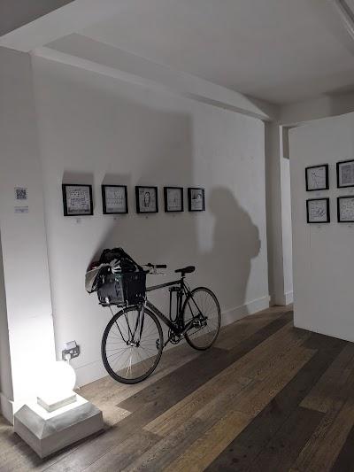 Changing Room Gallery | London, United Kingdom | Art Yourself Atelier