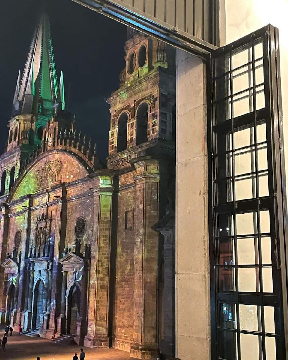 GUADALAJARA 90210 | Mexico City, Mexico | Art Yourself Atelier