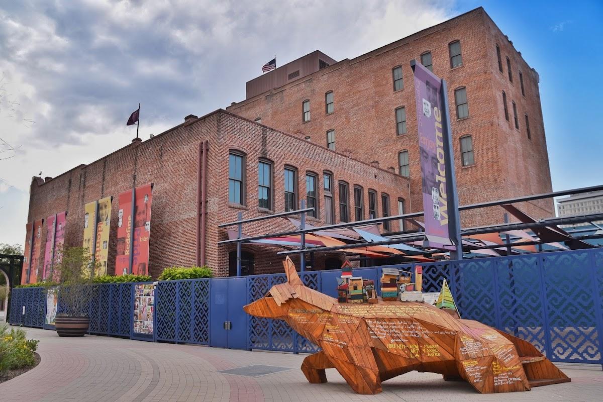 LA Plaza de Cultura y Artes | Los Angeles, United States | Art Yourself Atelier