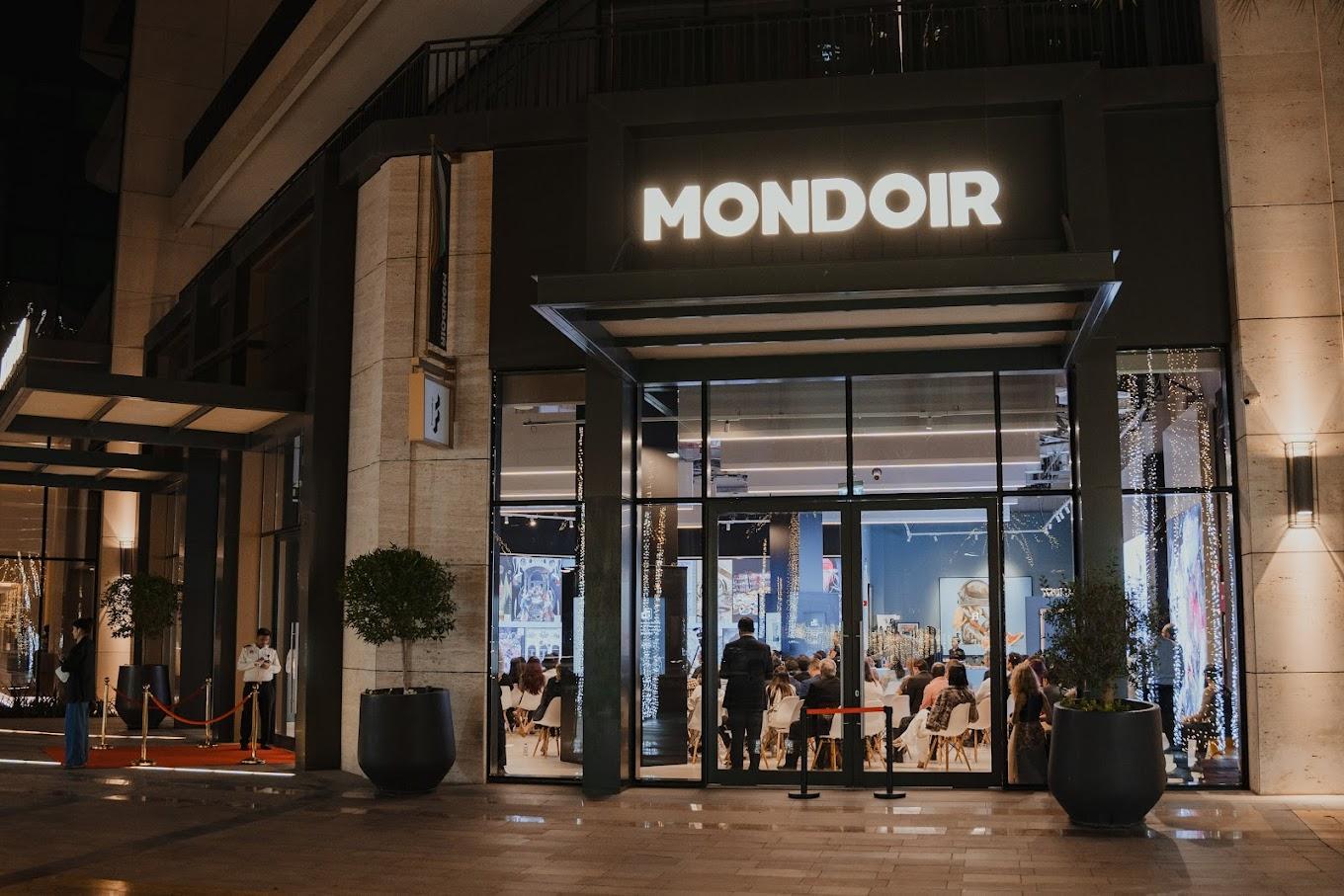 Mondoir | Dubai, United Arab Emirates | Art Yourself Atelier