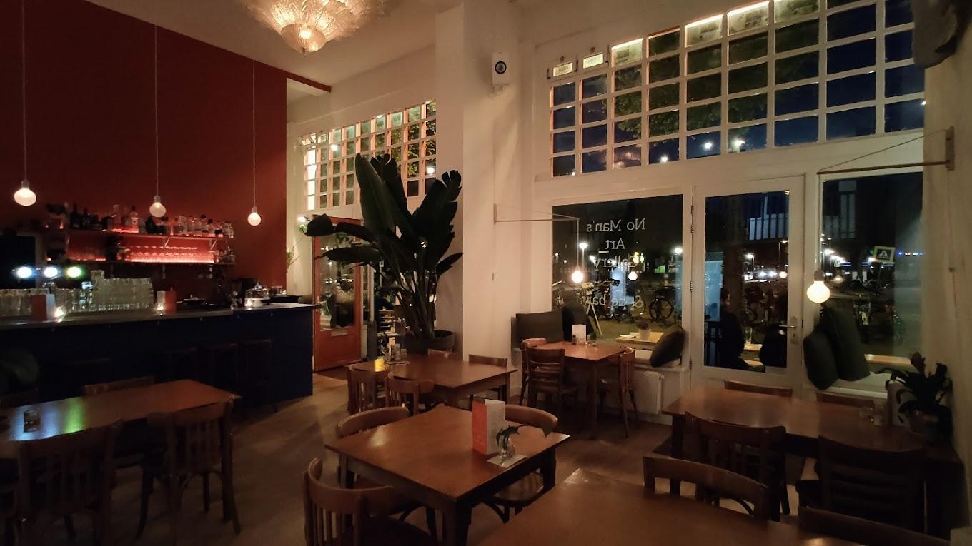 No Man's Art Gallery & de bar | Amsterdam, Netherlands | Art Yourself Atelier