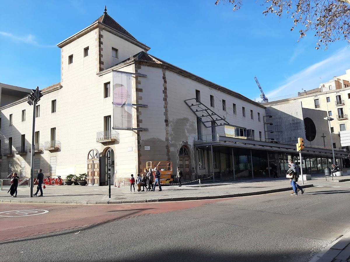 Santa Mónica | Barcelona, Spain | Art Yourself Atelier