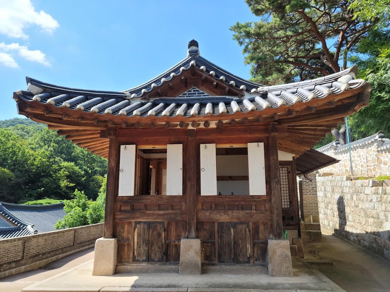 Seokpajeong Seoul Art Museum | Seoul, South Korea | Art Yourself Atelier