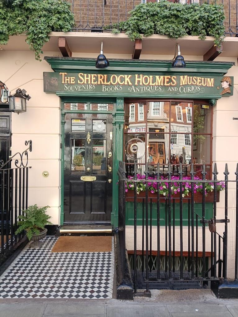 The Sherlock Holmes Museum | London, United Kingdom | Art Yourself Atelier
